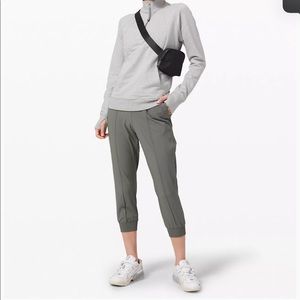 Lululemon wanderer cropped jogger